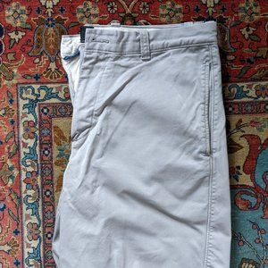 EUC J Crew gray broken in 9 inch chino shorts 34